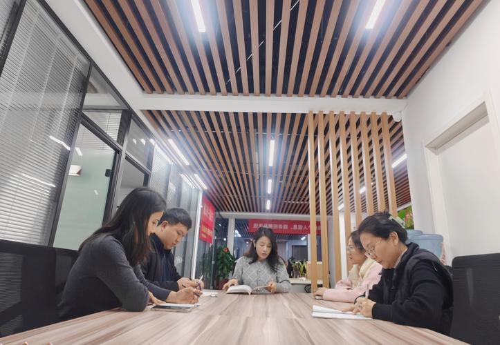 期货公司上班能自己做期货交易吗?-第1张图片-华宇铭诚 期货公司上班能自己做期货交易吗?-第1张图片-华宇铭诚